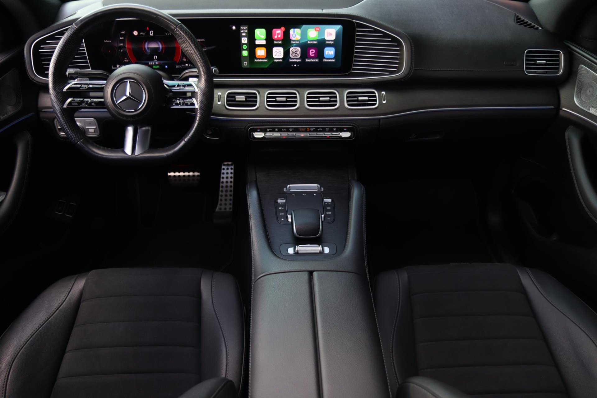 45882901-5.jpg