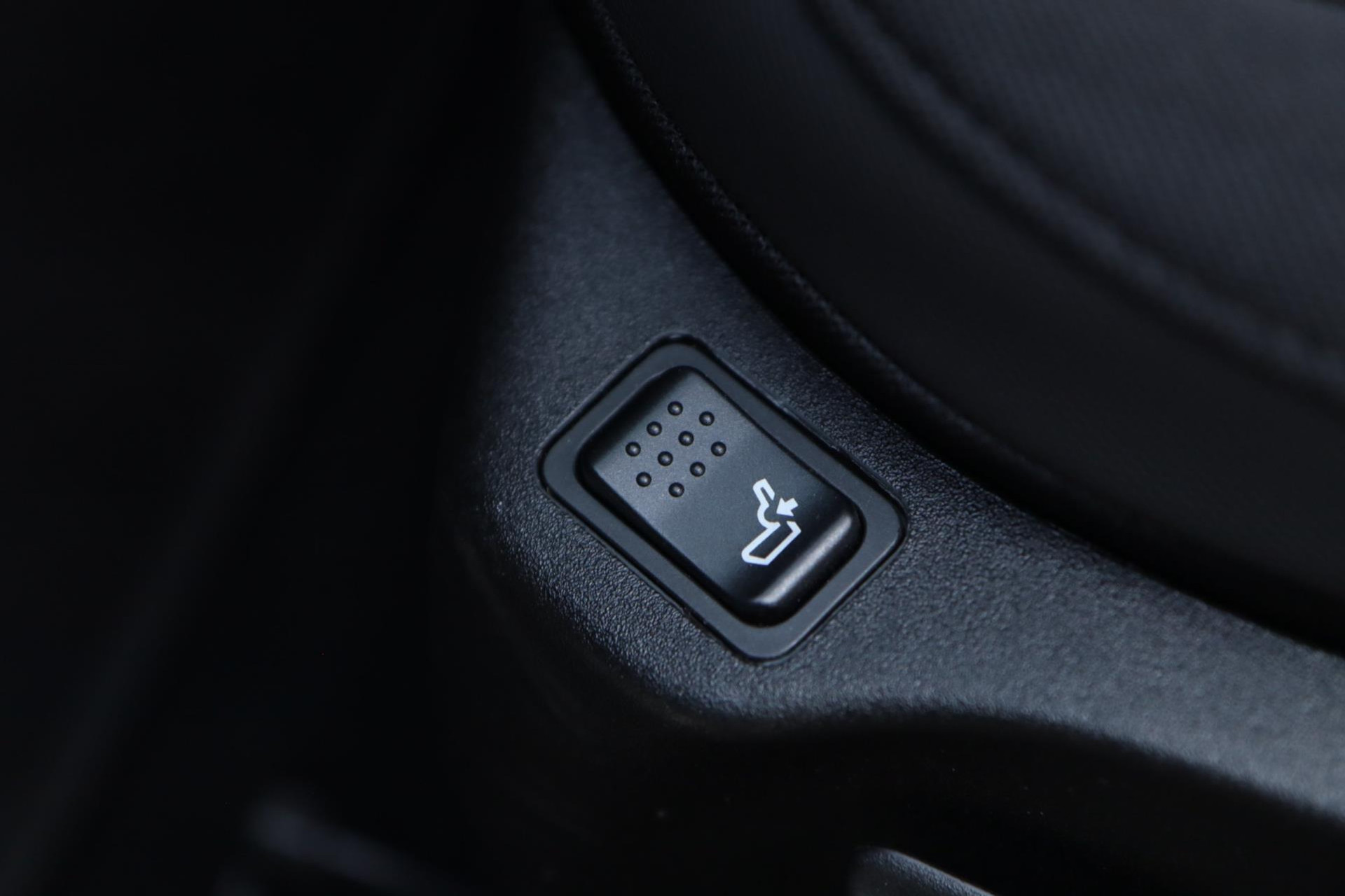 47449828-16.jpg