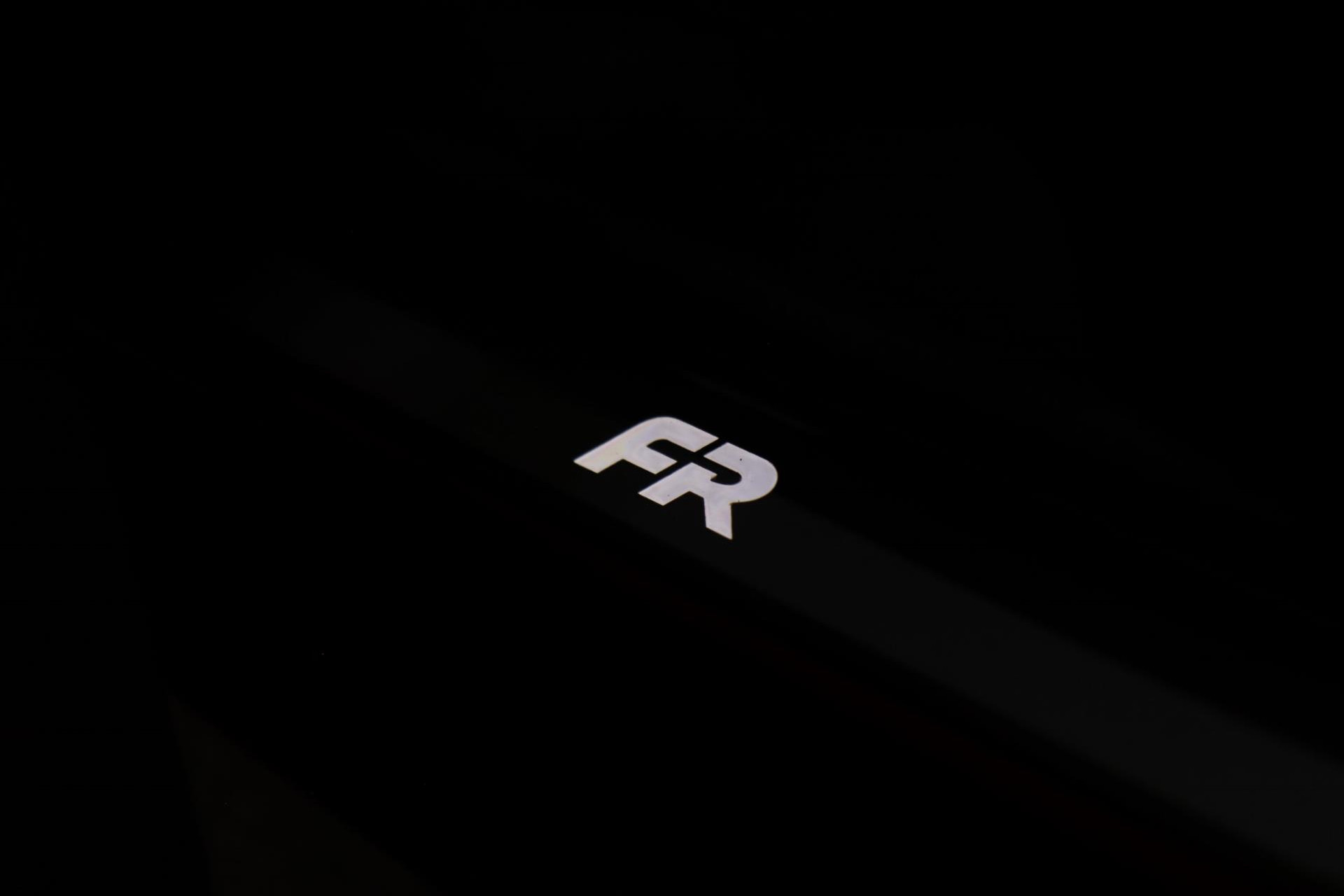 47869523-13.jpg