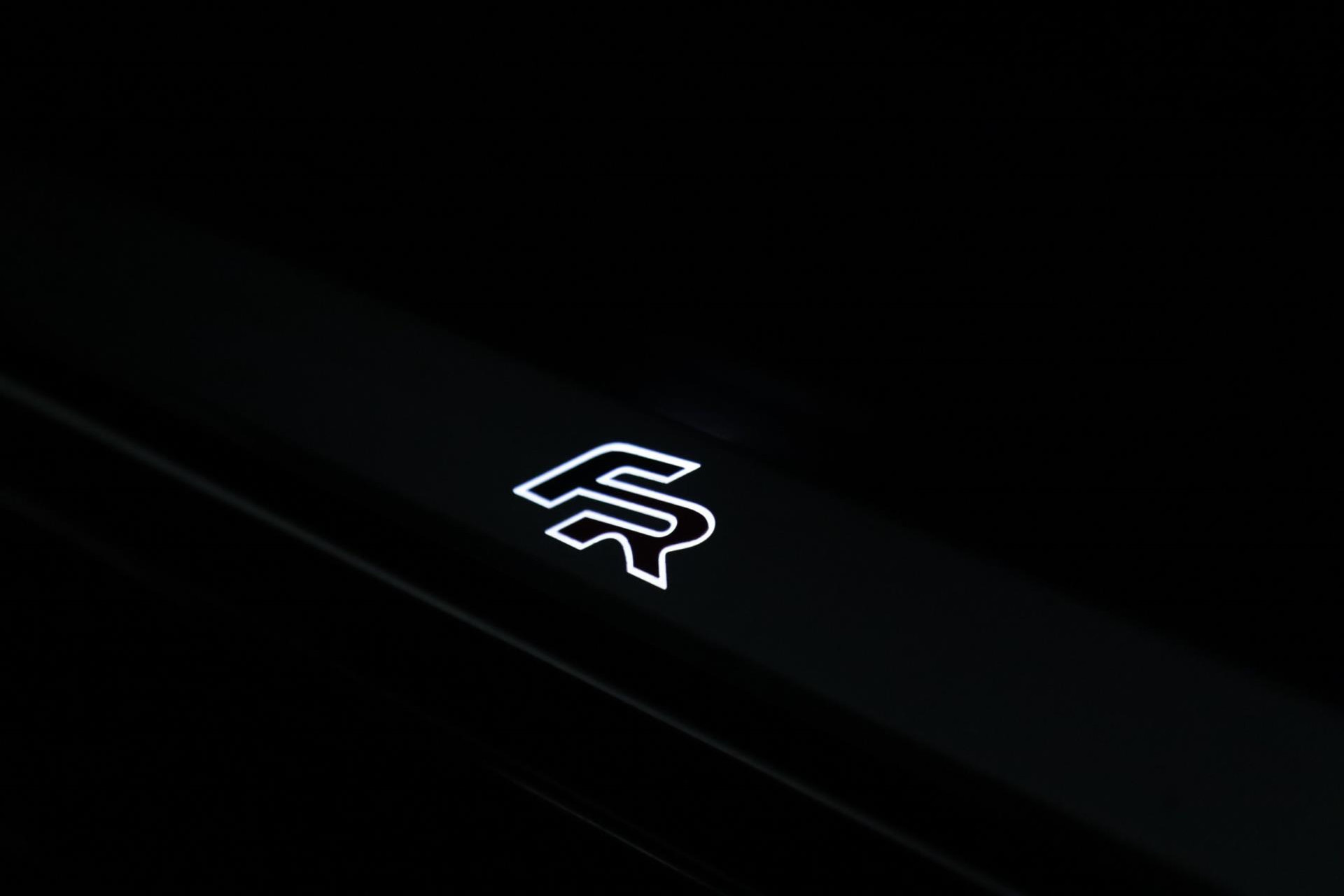 48493413-20.jpg