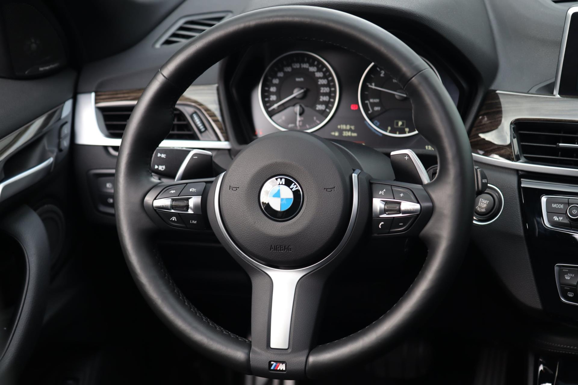 48559721-22.jpg
