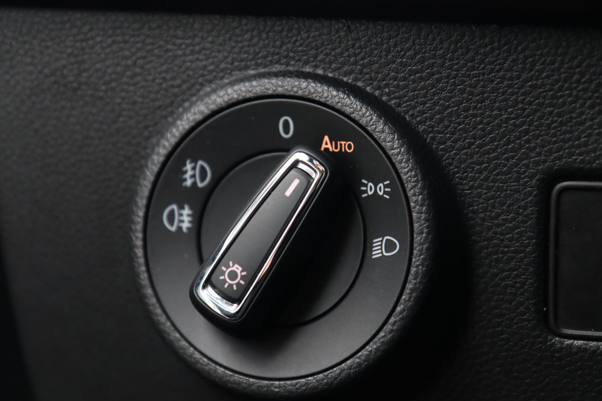 48617380-27.jpg