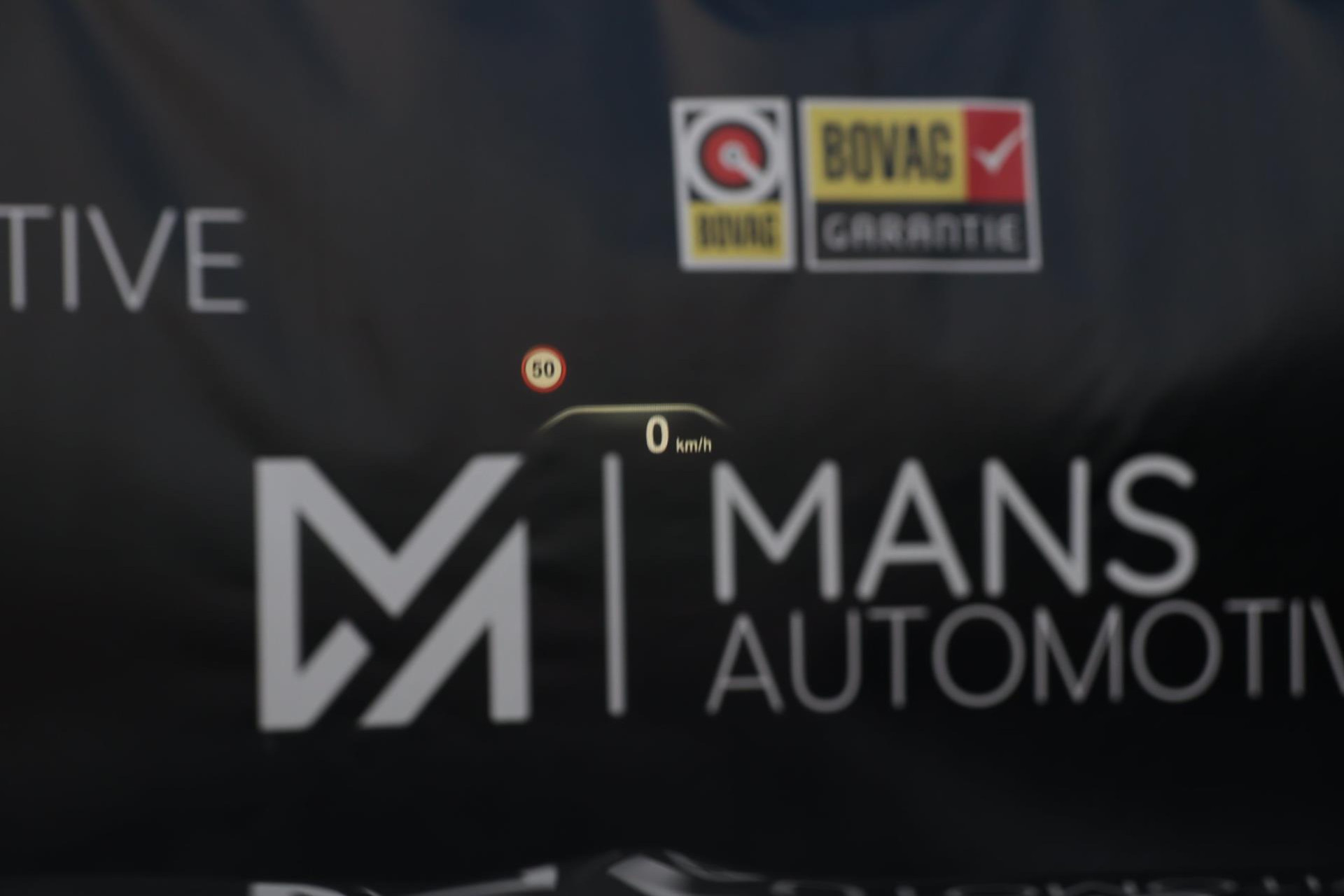48658638-9.jpg